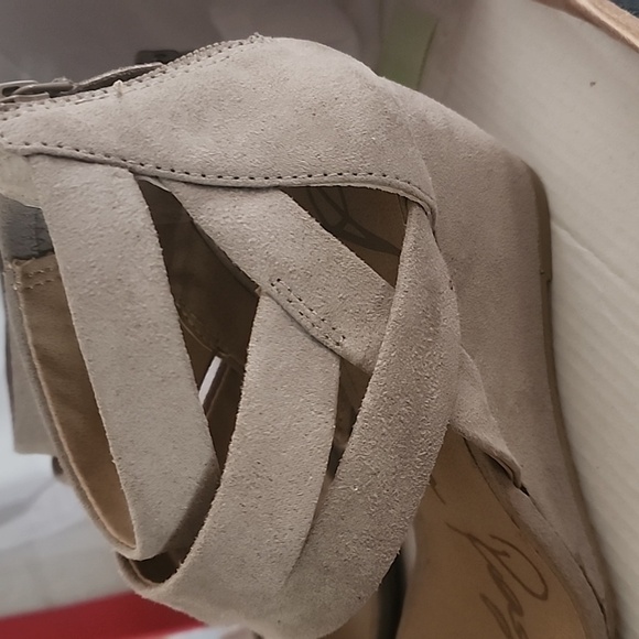 American Rag Beige Suede Sandals - Picture 3 of 6